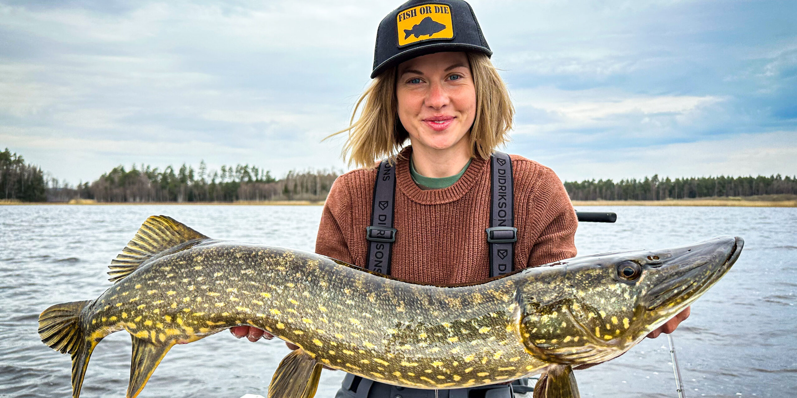 Emma Andersson med stor gäddan