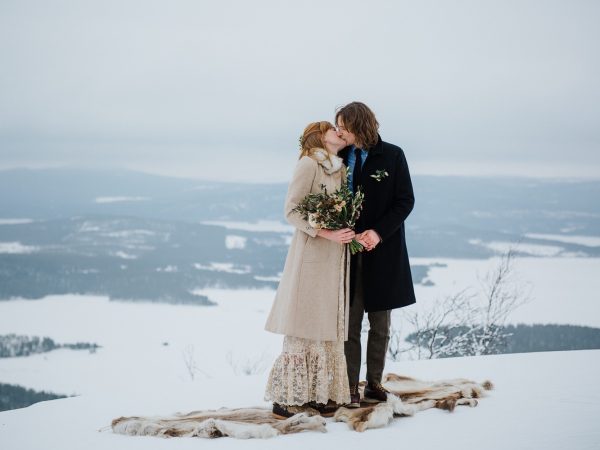 brollop_vinter_kyss